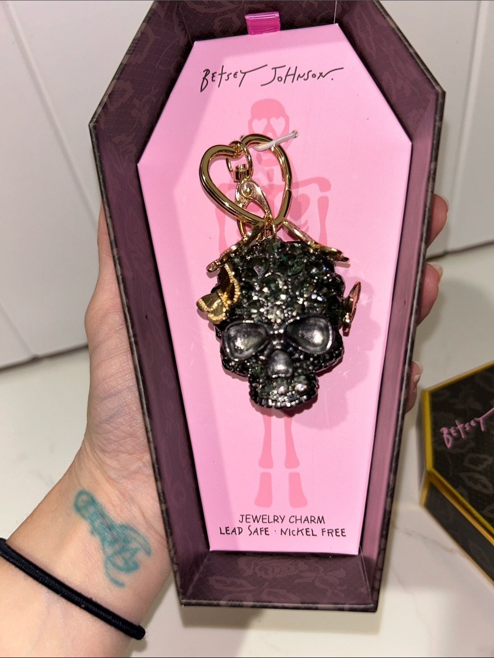 Betsey Johnson black crystal skull& butterfly bag charm keychain NIB/NWT - Picture 11 of 13